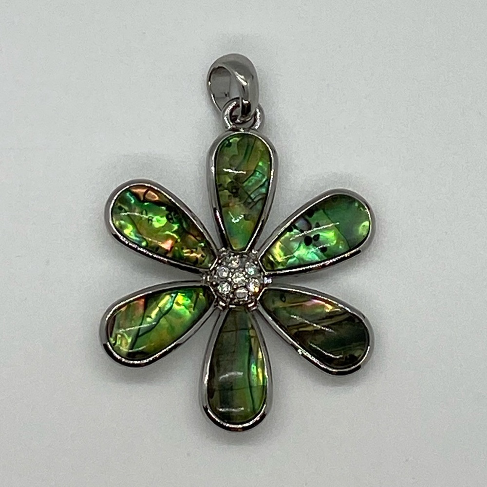 Lia Sophia Pendant mother of pearl flower